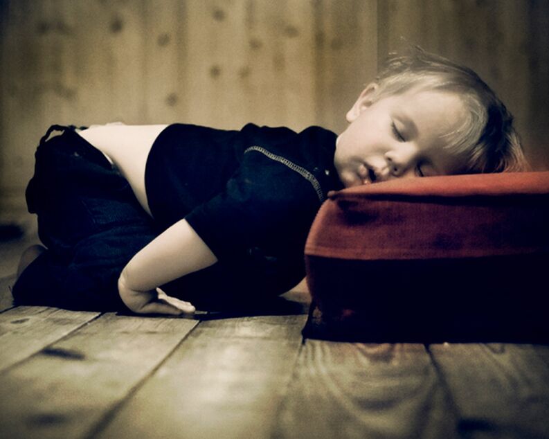 Teeth grinding during sleep is a sign of helminth infestation in children and adults